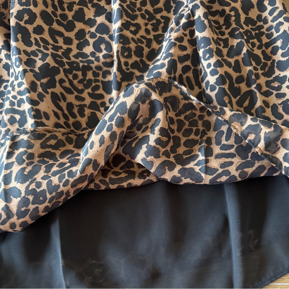 Leopard Print Off-Shoulder Top - Picture 8 of 12